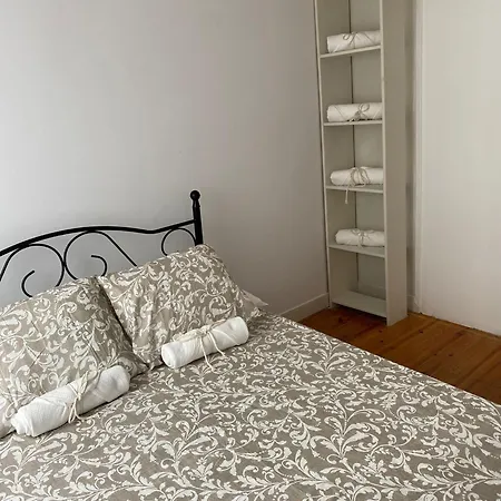 Travelers House Kwatera prywatna Setúbal