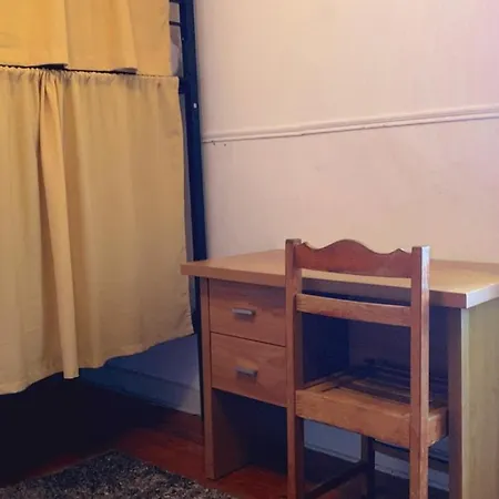 Travelers House Kwatera prywatna Setúbal