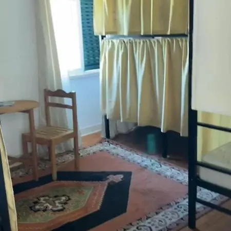 Homestay Travelers House Setubal